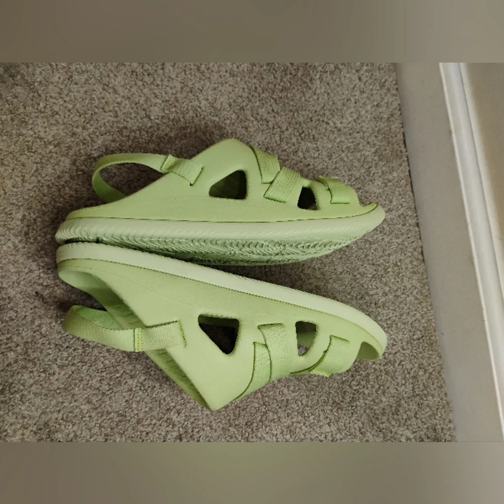 Chaco Kids Junior Size 6 Green Sandals
